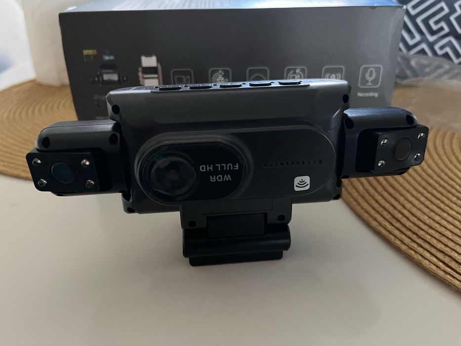 Camera de bord auto 4in1 cu WiFi