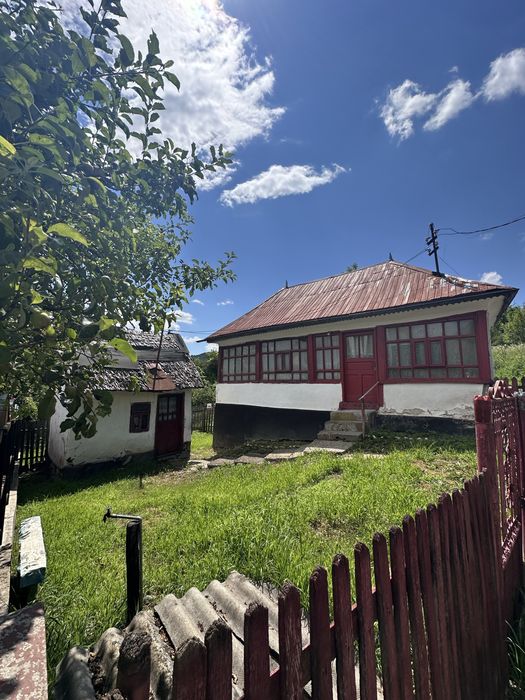 Vând teren intravilan – 2.012 mp, Boteni, Argeș