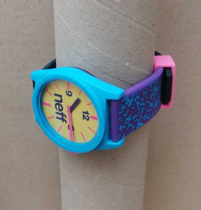 Супер свеж многоцветен часовник Neff Daily Watch