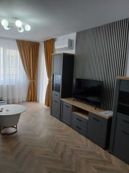 Apartament 3 camere-de inchiriat- zona CEC- Bd. Unirii