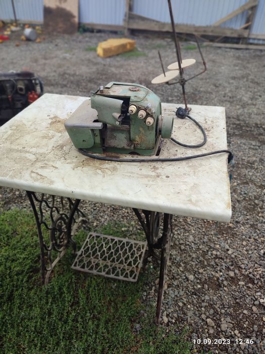 оверлок машина СССР