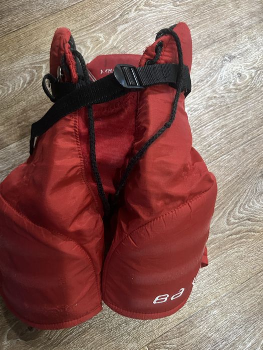 Продам хоккейные шорты на ребенка