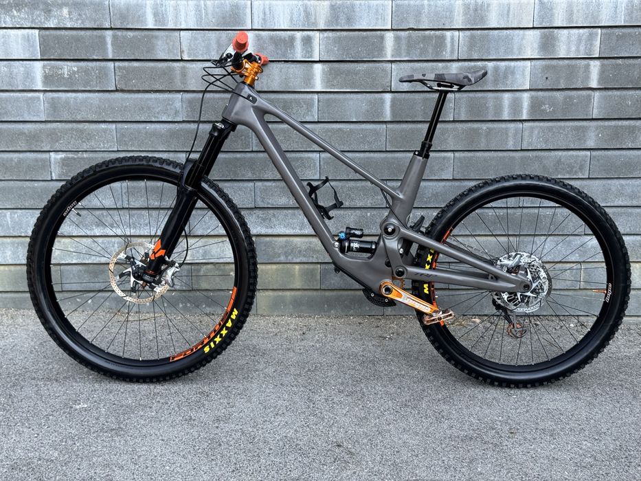 Карбонов планински велосипед FORBIDDEN DRUID CUSTOM BIKE(L размер)