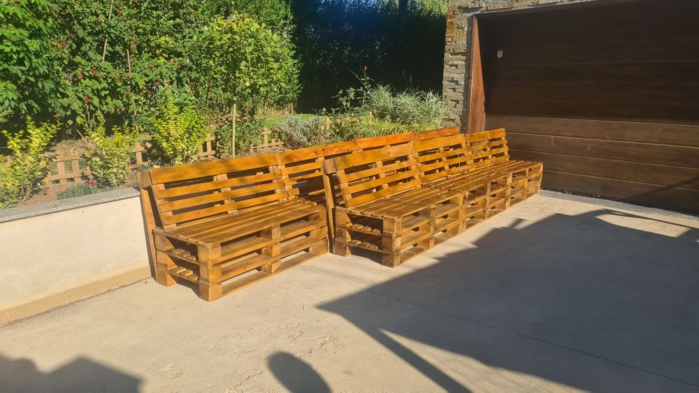 Пейки от палети боядисани и изшкурени