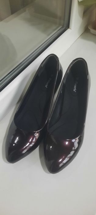 Лакированные лодочки 39 размер