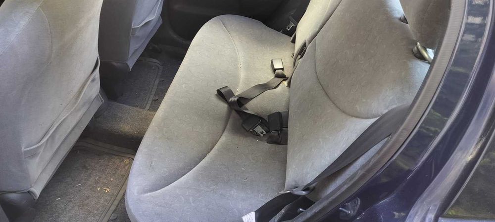 Toyota Yaris, 2000, 247700 км.
