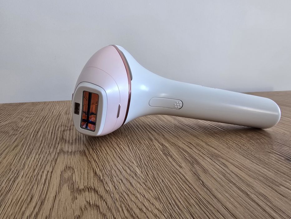 Philips Lumea Prestige IPL BRI950/00 фотоепилатор