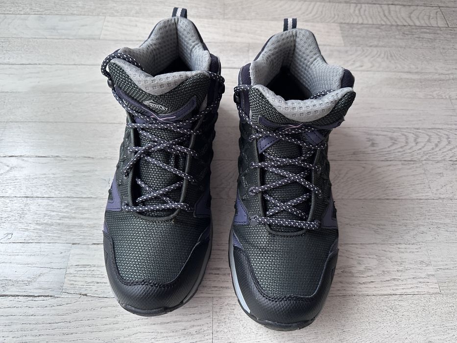 Дамски туристически обувки за планински преходи