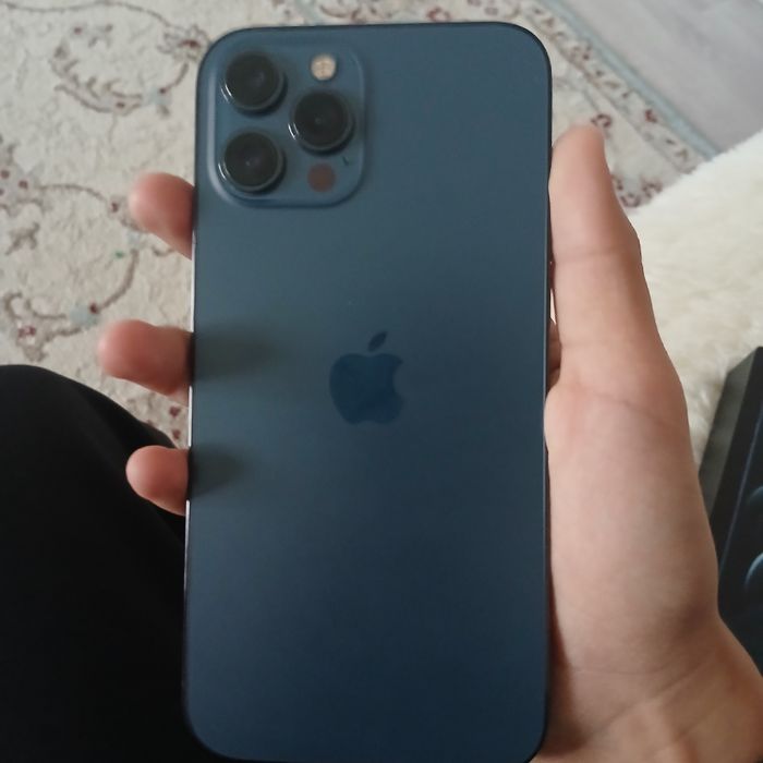 Обменяю айфон 12 про макс