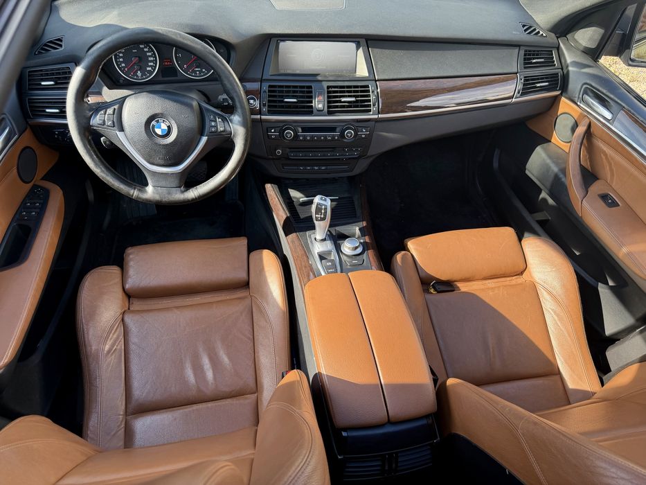 Ел рекаро салон bmw e70