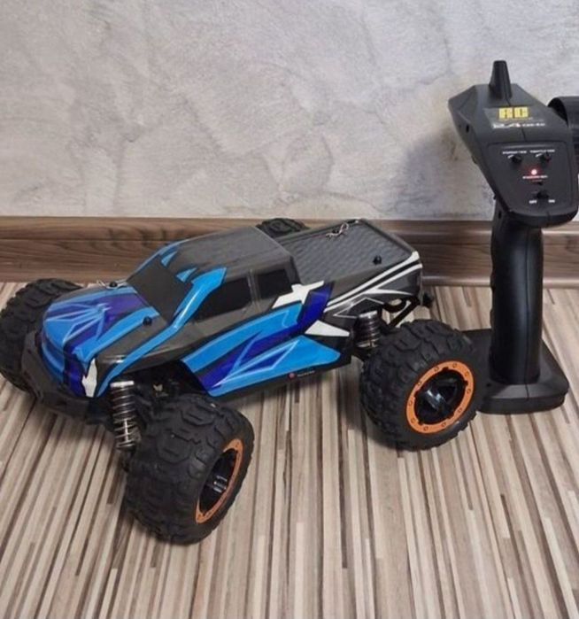 Automodel scara 1:16 cu telecomandă.