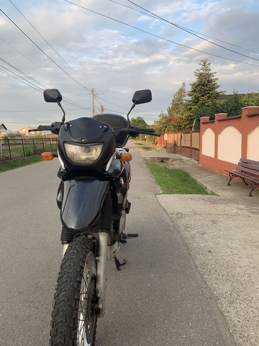 Vând motocicleta BMW F650gs