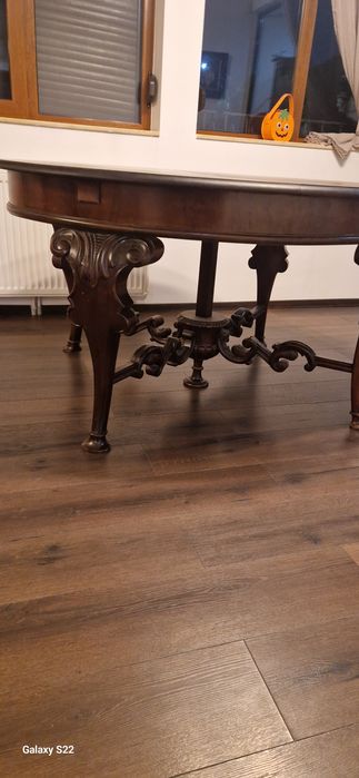 Vind masă ovală cu șase scaune