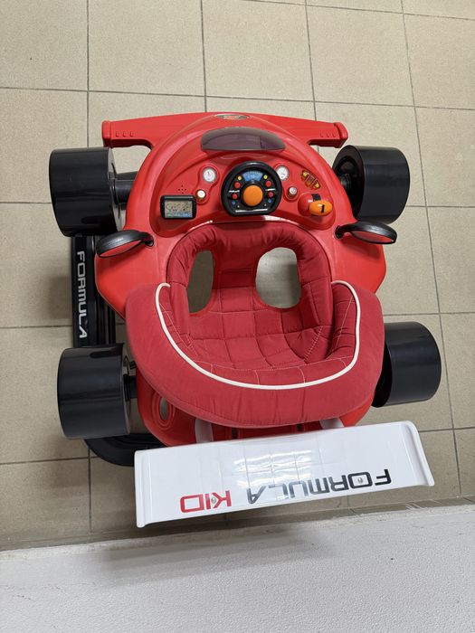 Formula Kid проходилка със звуци и играчки