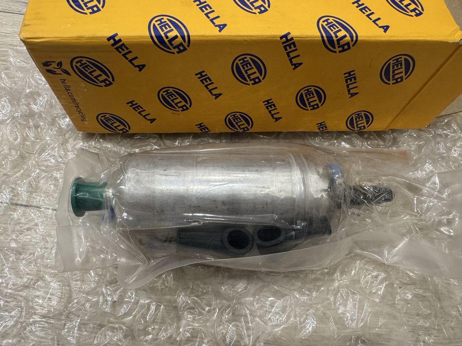 Бензинова помпа за Мерцедес 124 Е 200 HELLA