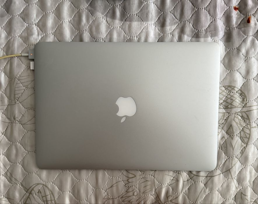 Продам Macbook Air