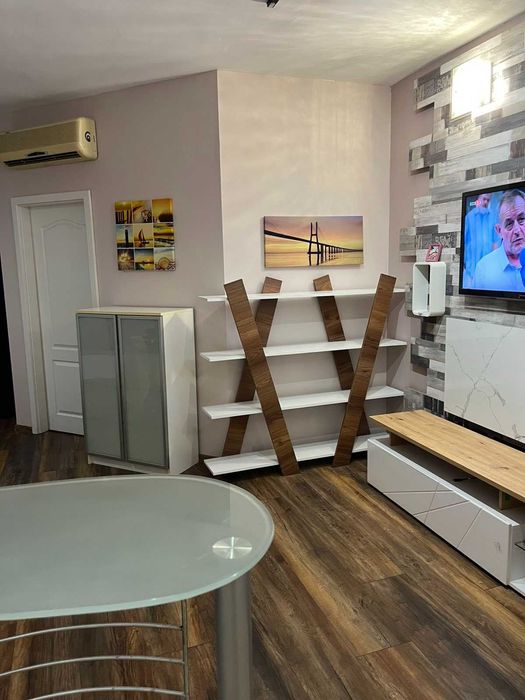 Продава се Тристаен апартамент в Варна, Възраждане 1 - 96 кв.м за 1459 €/кв.м - Снимка #3