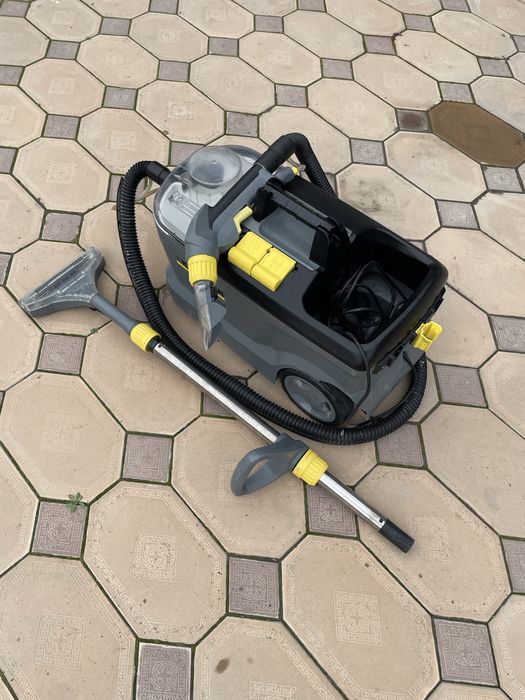 Karcher Puzzi 10/1 моющий пылесос.