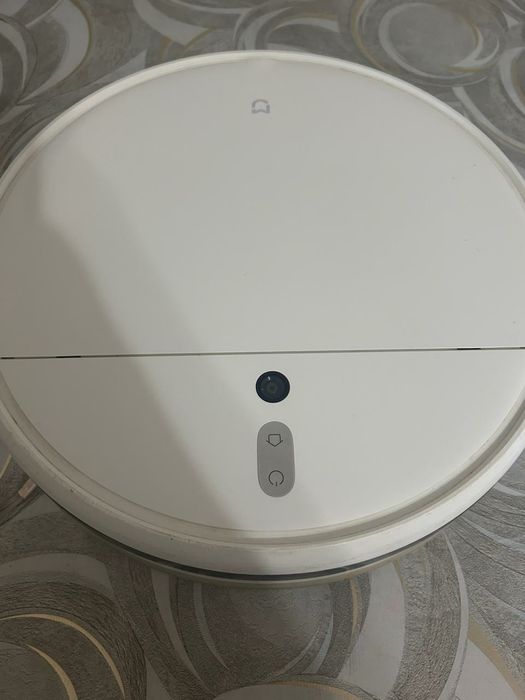 Робот пылесос рабочий