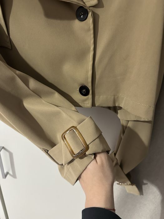 Къс шлифер модел на Zara