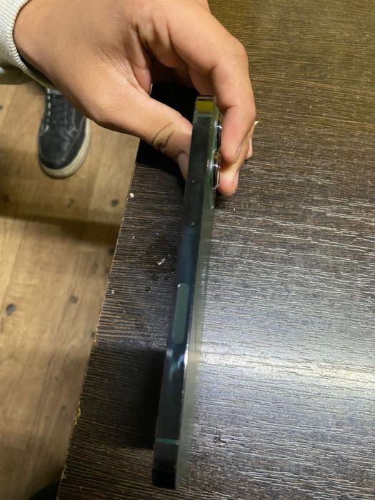 iPhone 13 pro  еш жері ауыспаған