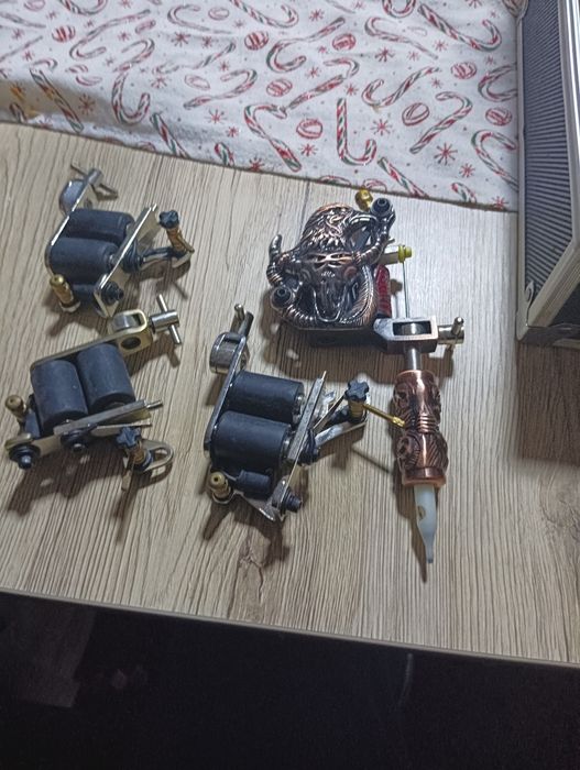 Mașina de tatuat noua