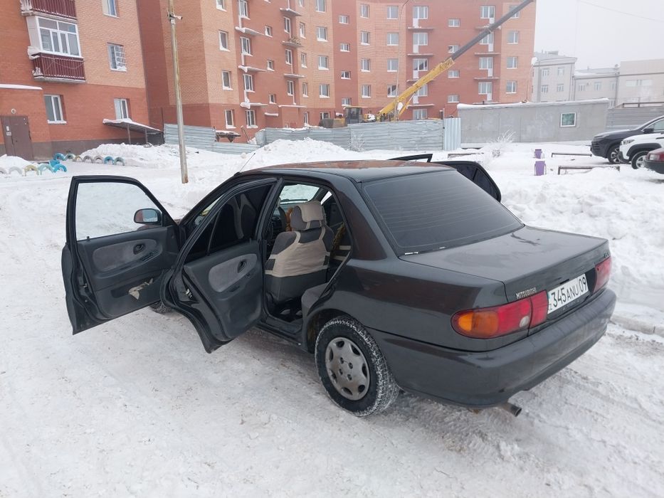 Митсубиси Лансер