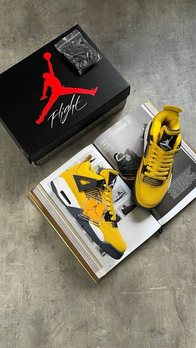 Air Jordan 4 Retro Lightning