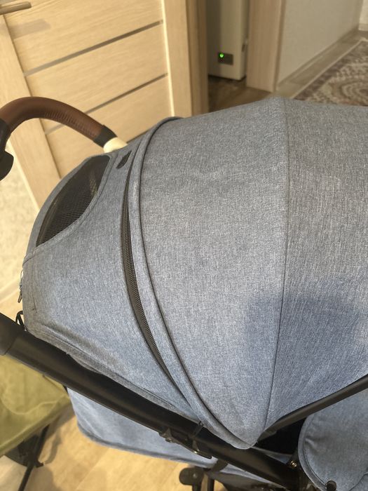 Продаю прогулочную коляску