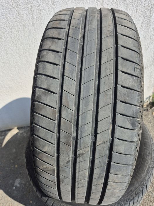 Vand 3 Anvelope BRIDGESTONE ,dimensiunea 235/55/17,99w,TURANZA,T005