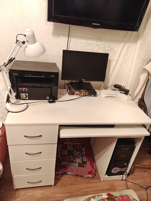 Компьютерный стол