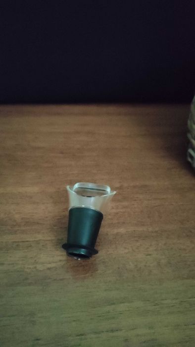 Гарафа от стъкло с ратанова оплетка