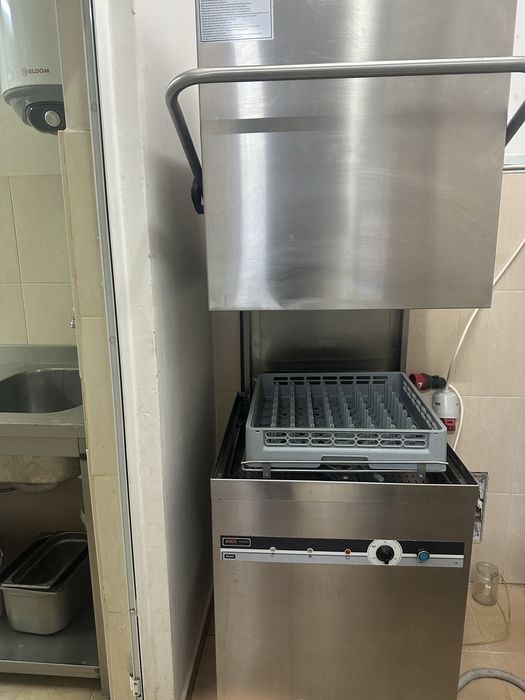 Конзолна  съдомиялна