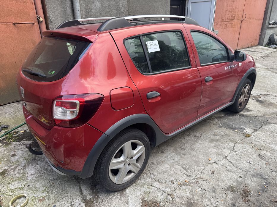 Dacia Sandero Stepway - 1.5dci - 90cp - 2013 - usor avariat