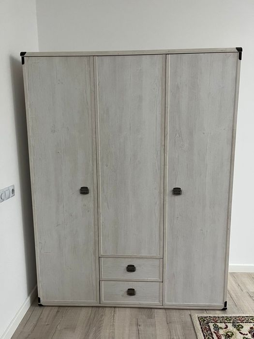 Продам шкаф в отличном состояний