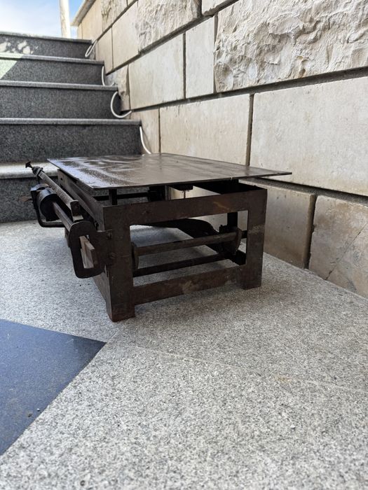 Стар платформен кантар 100кг.