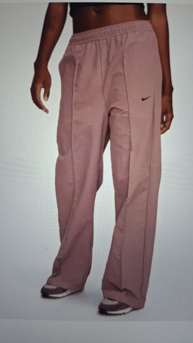 Дамски.спортен панталон Nike Everything S