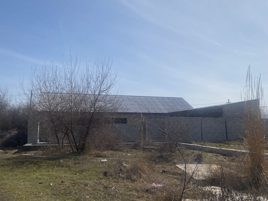 Dacha Karabka xolata sotiladi pishgan g’ishdan