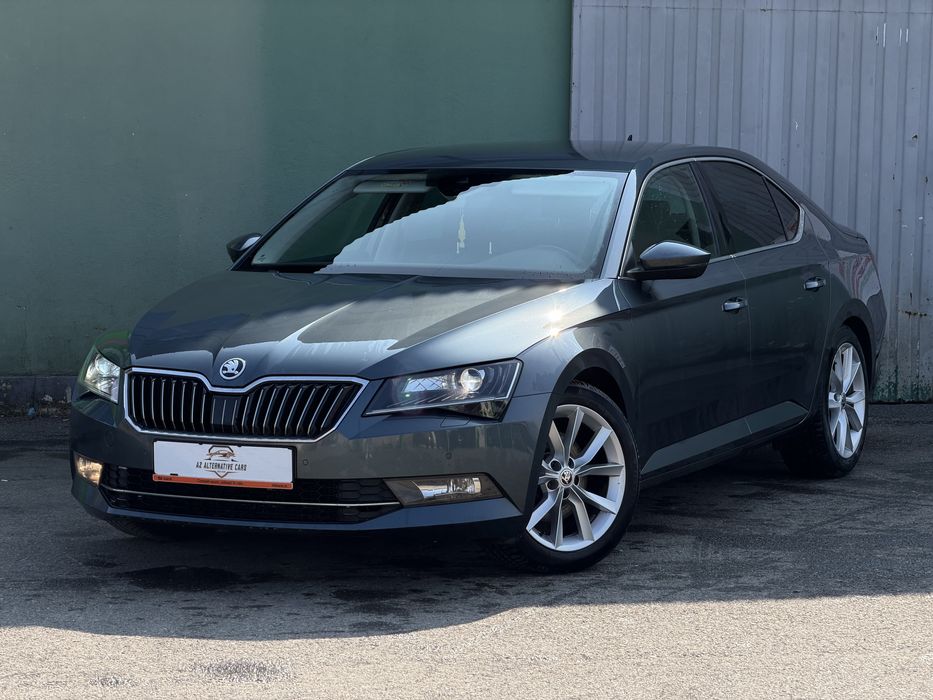 Skoda Superb 2019/2.0 TDI 150 cp/DSG/Lumini ambietale/Cameră/Distronic