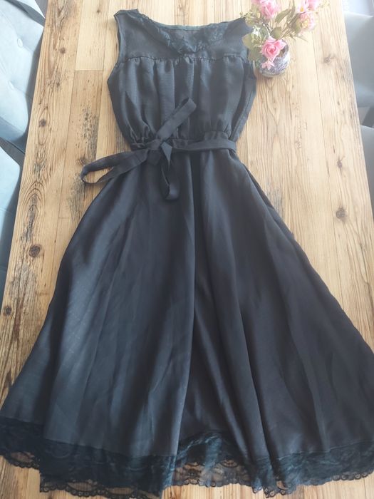 Чисто нова дълга рокля