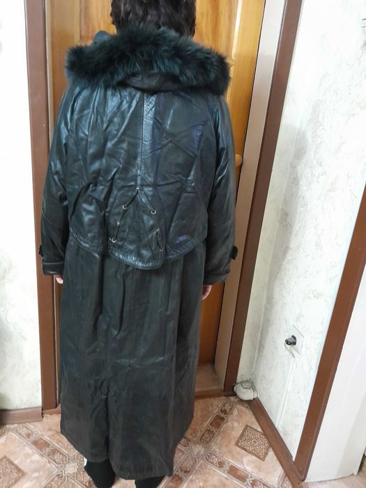 Продам кожаное пальто