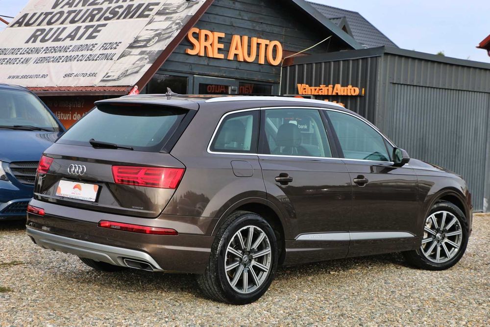 AUDI Q7 7 Locuri Istoric Complet AUDI Service Rate Auto Fara Avans