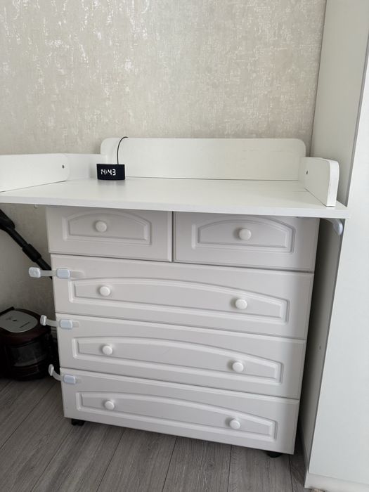 Пеленальный стол