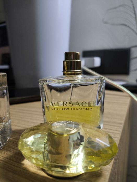 Продам духи Версачи yellow оригинал
