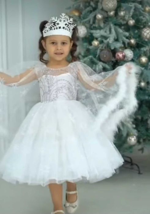 Платье снежинка , новый