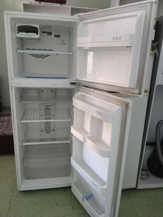 Xaladenlik sotiladi LG xolati alo xechqanday aybi yuq 6 0y garantiyasi