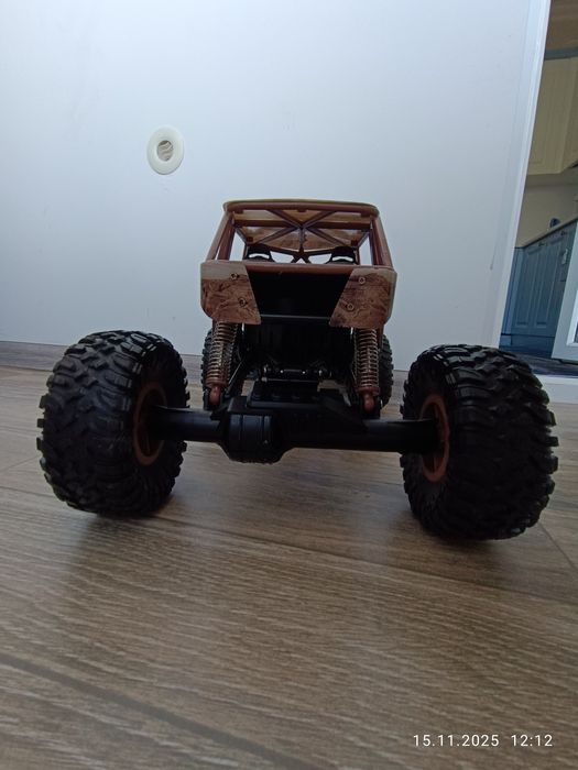 Продам радиоуправляемую машинку