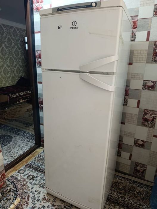 Muzlatgich Indesit
