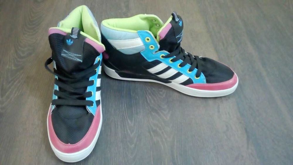 Продаю кроссовки Adidas
