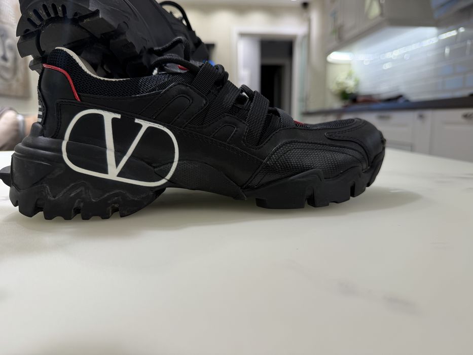 Маратонки Valentino